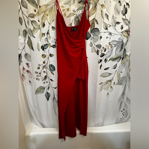 Long red dress with slit down the front/side. It’s a large 10/12. - Picture 2 of 3
